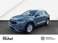 VW T-Roc, 1.5 TSI Life Rückkamera, Jahr 2023 - Gießen