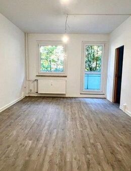 2-Zimmerwohnung mit Balkon im 1.Obergeschoß! - Dresden