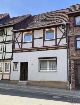 Einfamilienhaus mit 4 Garagen und großem Grundstück in Derenburg - Blankenburg (Harz)