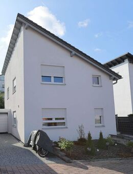 Gut gepflegtes Einfamilienhaus mit Garage - Remchingen