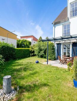 Raum für Liebe Lachen Leben: Ihr Familien-Reihenendhaus in ruhiger Lage am Riedberg (Erbbaurecht) - Frankfurt (Main)