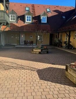 Großzügig wie ein Haus - ganz ohne Gartenarbeit, im ruhigen Innenhof - Eiselfing