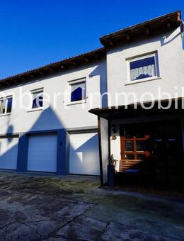 ***Lambert Immobilien*** Einfamilienhaus mit 5 Garagen (WEG) in Wiesbaden-Bierstadt zu verkaufen - Wiesbaden