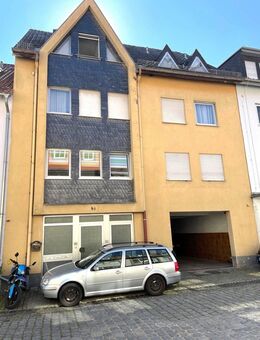 Hausverkauf !! Drei-Fam.-Wohn- u. nähe Marktplatz in Bad Königshofen zu verkaufen. !! - Bad Königshofen (Grabfeld)