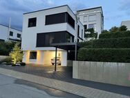 Technik trifft Stil - Weinheimer Bauhausvilla in modernster Bauweise - Weinheim