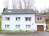 Zweifamilienhaus mit ausbaufähigem Dachgeschoss und zwei Garagen in Heringen Widdershausen ! - Heringen (Werra)