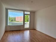 !! Einzugsbereit !! Frisch renovierte 2 Zimmer Wohnung mit Balkon - Kiel