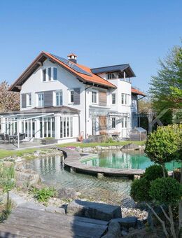 ENGEL & VÖLKERS - Alpennah. Großzügig. Einzigartig. Exklusive Villa mit Schwimmteich - Grafing (München)