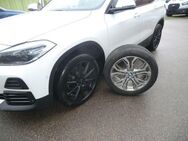 BMW X2 xDrive 20 d Advantage Plus Navi/AHK/8-fach Al - Mickhausen