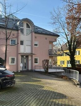 IN RUHIGER STADTVILLA! Frisch renovierte 2-Zi.Hochparterre-Wohnung mit Balkon - Ravensburg