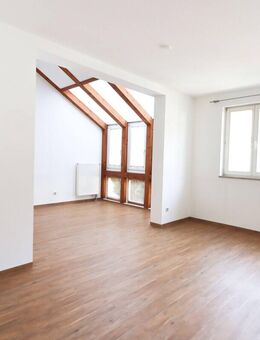 Attraktive 2-Zimmer-Wohnung mit Wintergarten und TG-Stellplatz - Greding