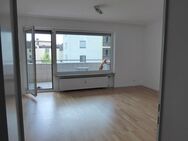 geräumige 2-Zimmer Wohnung mit großem Balkon in Stein, ab sofort - Stein (Bayern)
