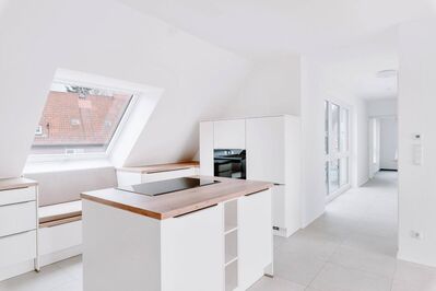 Gehobenes Wohnen über den Dächern von Bergedorf: Mit großzügiger Dachterrasse und Fahrstuhl!