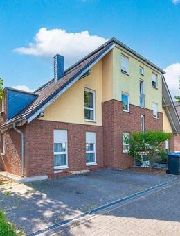 Ruhige 3-Zimmer-Dachgeschosswohnung in attraktiver Wohnlage mit Blick ins Grüne - Langenfeld (Rheinland)