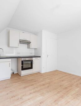 Helle Dachgeschosswohnung - courtagefrei - Kiel