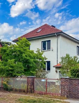 Bezugsfrei: Zweifamilienhaus in Heiligensee mit Potenzial zur Entfaltung - Berlin