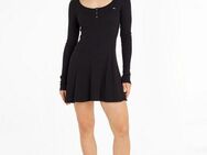 Tommy Jeans Blusenkleid TJW HENLEY FLARE DRESS mit Tommy Jeans Flagge