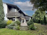 von Behm Immobilien - Einfamilienhaus im Chalet-Stil mit traumhaftem Garten - Geisenfeld