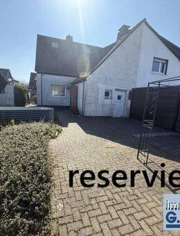 Gepflegte Doppelhaushälfte mit Garage auf einem 555 m² großen Grundstück - Menden (Sauerland)
