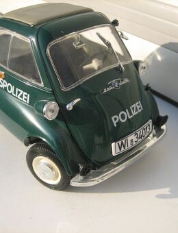 Isettas Revell--1:18..Landespolizei 8 € FP - Meckenheim