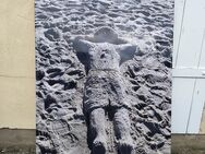 Foto auf Leinwand Sandfigur am Strand - Kühlungsborn