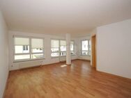 Sanierte, sonnige 3-Raum-Wohnung mit Einbauküche - Zwickau