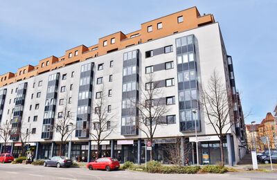 Lichtdurchflutete Penthouse-Maisonette-Wohnung mit drei Balkonen!