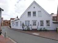 Charmantes Stadthaus/Mehrfamilienhaus mit 3 Wohnungen in 25836 Garding zu verkaufen. - Garding