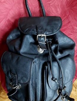 Großer robuster Vintage Lederrucksack aus den 80er Jahren für Damen - Niederfischbach