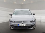 VW Golf, 2.0 TDI Life, Jahr 2024 - Weißenfels