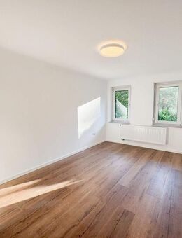 2025 saniert! Helle 3-Zimmerwohnung mit moderner Einbauküche am Neckar. - Stuttgart