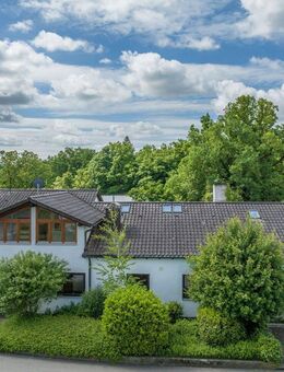 Zeitlose Villa am Waldrand mit Bachzugang und eigenem Waldchalet. - Eggenfelden