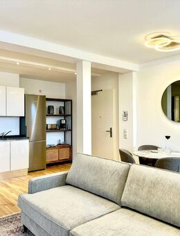 Hochwertig möbliertes City-Apartment im schönsten Haus in der Alten Baumwolle! Großzügige 2 Zimmer- Wohnung im 4. OG mit Weitblick+ Fußbodenheizung + - Flöha