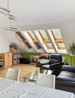 Geräumige Dachgeschosswohnung in einem gepflegten Mehrfamilienhaus in Creußen, sofort bezugsfrei! - Creußen