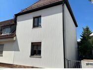 Haus zum Preis einer Wohnung - Reihenendhaus mit großer Terrasse und Carport - Neumarkt (Oberpfalz)