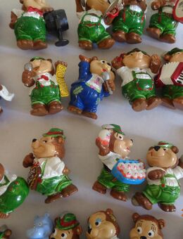 Aus Bodenfund von Sammler, sehr viele Ü- Eier Figuren - Naumburg (Saale)