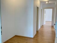 Balkonträume & Altbauflair - 3-Zimmer-Wohnung mit Wow-Faktor (3. OG ohne Aufzug) - Hanau (Brüder-Grimm-Stadt)