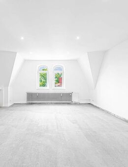 "ERSTBEZUG NACH KOMPLETT SANIERUNG" 3 ZIMMER DACHWOHNUNG UNTER DENKMALSCHUTZ! - Augsburg