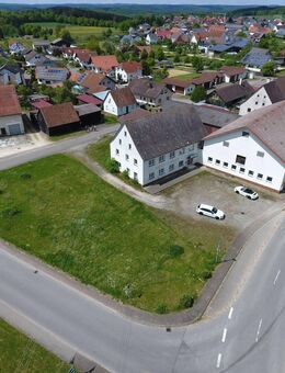 Sanierungsbedürftiges Einfamilienhaus nebst Pension und Ökonomiegebäude - Buchheim