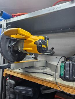 Kapp-Panellsäge Dewalt Akku 24V - Vilseck