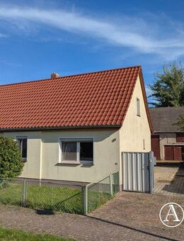Einfamilienhaus mit Nebengbäude und großem Garten - Lebusa