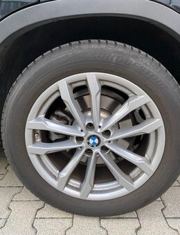 Sehr gut gepflegter Original BMW-(Winter-)Komplettradsatz 19“ Leichtmetallräder für 850 EUR VB - München