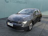 VW Golf, 1.0 TSI Life, Jahr 2021 - München