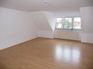 Ab dem 01.04.25 frei: Großzügige Dachgeschosswohnung mit Gäste-WC in der Warener Innenstadt! - Waren (Müritz)