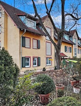 Gepflegter Winzerhofcharme auf 3,5 Zimmern, Aussicht und verkehrsgünstiger Lage, Garage + Stellplatz - Müllheim
