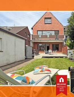 PROFI-FILM ANSCHAUEN: SEHR geräumiges Einfamilienhaus mit Terrasse und Garten, großer Garage sowie mehreren Stellplätzen - Hürth