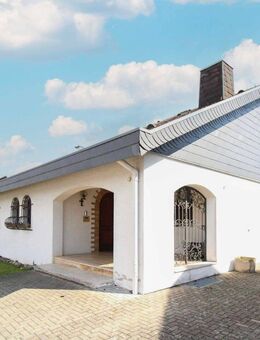 Sofort bezugsfrei, renovierungsb. EFH mit Garten, ausgebautem UG, mehrere Schlafz. & Doppel-Garage - Bretten