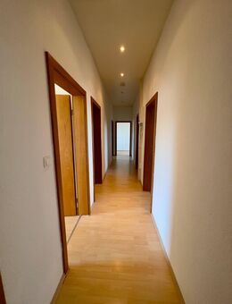 Charmante 3-Zimmer-Dachgeschosswohnung in bevorzugter Lage nahe Klinikum Plauen - Plauen