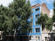 In aufstrebender Moabiter Lage: Altbau-Kapitalanlage im ruhigen Seitenflügel - Berlin