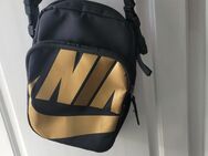 Rucksack und Niketasche - Huy